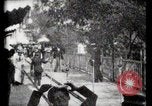 Immagine di Passerella mobile Parigi Francia, 1900, secondo 15 filmato di repertorio 65675040589