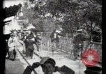 Immagine di Passerella mobile Parigi Francia, 1900, secondo 16 filmato di repertorio 65675040589
