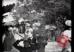 Immagine di Passerella mobile Parigi Francia, 1900, secondo 24 filmato di repertorio 65675040589