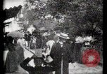Immagine di Passerella mobile Parigi Francia, 1900, secondo 25 filmato di repertorio 65675040589