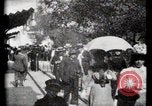 Immagine di Passerella mobile Parigi Francia, 1900, secondo 32 filmato di repertorio 65675040589