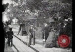 Immagine di Passerella mobile Parigi Francia, 1900, secondo 42 filmato di repertorio 65675040589