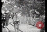 Immagine di Passerella mobile Parigi Francia, 1900, secondo 50 filmato di repertorio 65675040589