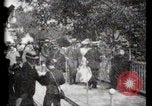 Immagine di Passerella mobile Parigi Francia, 1900, secondo 62 filmato di repertorio 65675040589
