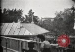 Immagine di Passerella mobile Parigi Francia, 1900, secondo 10 filmato di repertorio 65675040590
