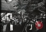 Immagine di Villaggio Svizzero Parigi Francia, 1900, secondo 16 filmato di repertorio 65675040591