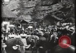 Immagine di Villaggio Svizzero Parigi Francia, 1900, secondo 40 filmato di repertorio 65675040591