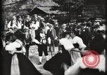 Immagine di Villaggio Svizzero Parigi Francia, 1900, secondo 56 filmato di repertorio 65675040591