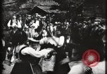 Immagine di Villaggio Svizzero Parigi Francia, 1900, secondo 59 filmato di repertorio 65675040591