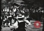 Immagine di Villaggio Svizzero Parigi Francia, 1900, secondo 60 filmato di repertorio 65675040591