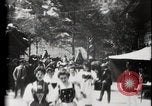 Immagine di Villaggio Svizzero Parigi Francia, 1900, secondo 20 filmato di repertorio 65675040592