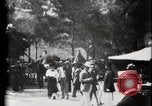 Immagine di Villaggio Svizzero Parigi Francia, 1900, secondo 45 filmato di repertorio 65675040592