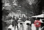 Immagine di Villaggio Svizzero Parigi Francia, 1900, secondo 50 filmato di repertorio 65675040592