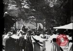 Immagine di Villaggio Svizzero Parigi Francia, 1900, secondo 59 filmato di repertorio 65675040592