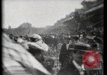 Immagine di Le donne di indossare cappelli Parigi Francia, 1900, secondo 18 filmato di repertorio 65675040595
