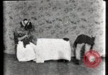 Immagine di Il misterioso Cafe United States USA, 1900, secondo 38 filmato di repertorio 65675040596