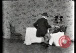 Immagine di Il misterioso Cafe United States USA, 1900, secondo 44 filmato di repertorio 65675040596
