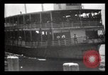 Immagine di Gli immigrati che arrivano ad Ellis Island New York City USA, 1903, secondo 7 filmato di repertorio 65675040610