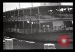 Immagine di Gli immigrati che arrivano ad Ellis Island New York City USA, 1903, secondo 9 filmato di repertorio 65675040610