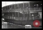 Immagine di Gli immigrati che arrivano ad Ellis Island New York City USA, 1903, secondo 16 filmato di repertorio 65675040610