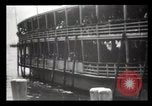 Immagine di Gli immigrati che arrivano ad Ellis Island New York City USA, 1903, secondo 25 filmato di repertorio 65675040610