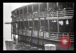 Immagine di Gli immigrati che arrivano ad Ellis Island New York City USA, 1903, secondo 29 filmato di repertorio 65675040610
