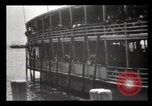 Immagine di Gli immigrati che arrivano ad Ellis Island New York City USA, 1903, secondo 31 filmato di repertorio 65675040610