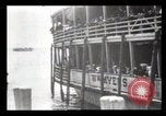 Immagine di Gli immigrati che arrivano ad Ellis Island New York City USA, 1903, secondo 46 filmato di repertorio 65675040610