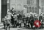 Standbild Ernährungszentren Deutschland, 1920, aus Sekunde 17 historischem Filmmaterial Videoclip 65675040644