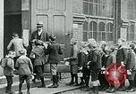 Standbild Ernährungszentren Deutschland, 1920, aus Sekunde 18 historischem Filmmaterial Videoclip 65675040644