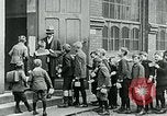 Standbild Ernährungszentren Deutschland, 1920, aus Sekunde 25 historischem Filmmaterial Videoclip 65675040644
