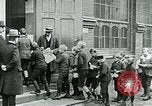 Standbild Ernährungszentren Deutschland, 1920, aus Sekunde 31 historischem Filmmaterial Videoclip 65675040644