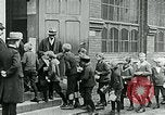 Standbild Ernährungszentren Deutschland, 1920, aus Sekunde 33 historischem Filmmaterial Videoclip 65675040644