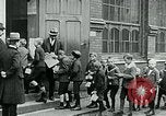 Standbild Ernährungszentren Deutschland, 1920, aus Sekunde 35 historischem Filmmaterial Videoclip 65675040644