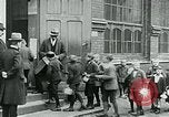 Standbild Ernährungszentren Deutschland, 1920, aus Sekunde 37 historischem Filmmaterial Videoclip 65675040644