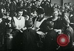 Standbild Ernährungszentren Deutschland, 1920, aus Sekunde 49 historischem Filmmaterial Videoclip 65675040644