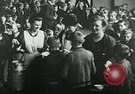Standbild Ernährungszentren Deutschland, 1920, aus Sekunde 52 historischem Filmmaterial Videoclip 65675040644