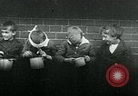 Standbild Ernährungszentren Deutschland, 1920, aus Sekunde 61 historischem Filmmaterial Videoclip 65675040644