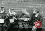 Standbild Ernährungszentren Deutschland, 1920, aus Sekunde 62 historischem Filmmaterial Videoclip 65675040644