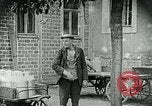 Standbild Nahrungsmittelhilfe für Deutschland nach dem 1 Weltkrieg Deutschland, 1920, aus Sekunde 23 historischem Filmmaterial Videoclip 65675040647