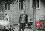 Standbild Nahrungsmittelhilfe für Deutschland nach dem 1 Weltkrieg Deutschland, 1920, aus Sekunde 25 historischem Filmmaterial Videoclip 65675040647