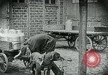 Standbild Nahrungsmittelhilfe für Deutschland nach dem 1 Weltkrieg Deutschland, 1920, aus Sekunde 33 historischem Filmmaterial Videoclip 65675040647