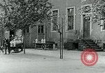 Standbild Nahrungsmittelhilfe für Deutschland nach dem 1 Weltkrieg Deutschland, 1920, aus Sekunde 37 historischem Filmmaterial Videoclip 65675040647