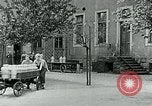 Standbild Nahrungsmittelhilfe für Deutschland nach dem 1 Weltkrieg Deutschland, 1920, aus Sekunde 47 historischem Filmmaterial Videoclip 65675040647