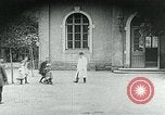 Standbild Fütterung Kinder in Dresden Deutschland Deutschland, 1920, aus Sekunde 16 historischem Filmmaterial Videoclip 65675040648