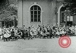 Standbild Fütterung Kinder in Dresden Deutschland Deutschland, 1920, aus Sekunde 33 historischem Filmmaterial Videoclip 65675040648