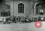 Standbild Fütterung Kinder in Dresden Deutschland Deutschland, 1920, aus Sekunde 41 historischem Filmmaterial Videoclip 65675040648