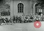 Standbild Fütterung Kinder in Dresden Deutschland Deutschland, 1920, aus Sekunde 47 historischem Filmmaterial Videoclip 65675040648