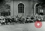 Standbild Fütterung Kinder in Dresden Deutschland Deutschland, 1920, aus Sekunde 48 historischem Filmmaterial Videoclip 65675040648