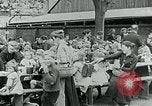Standbild Fütterung Kinder in Dresden Deutschland Deutschland, 1920, aus Sekunde 51 historischem Filmmaterial Videoclip 65675040648